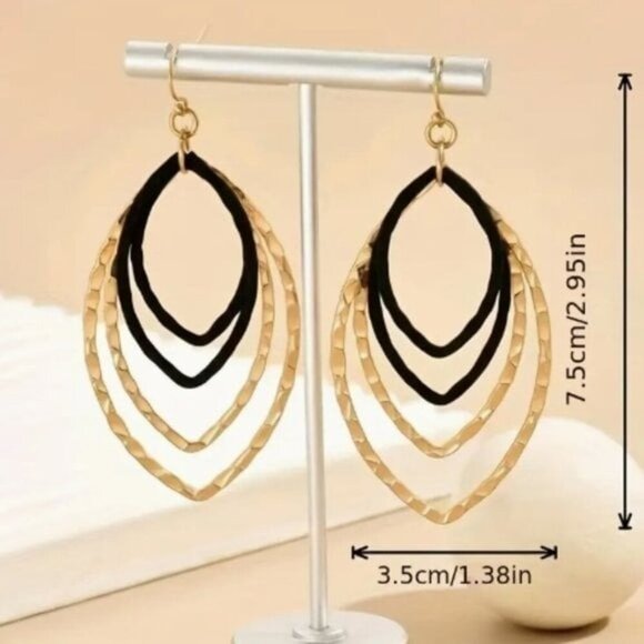 18k Gold Plated Hollow Leaf Shaped Hoop Earrings - Picture 4 of 4